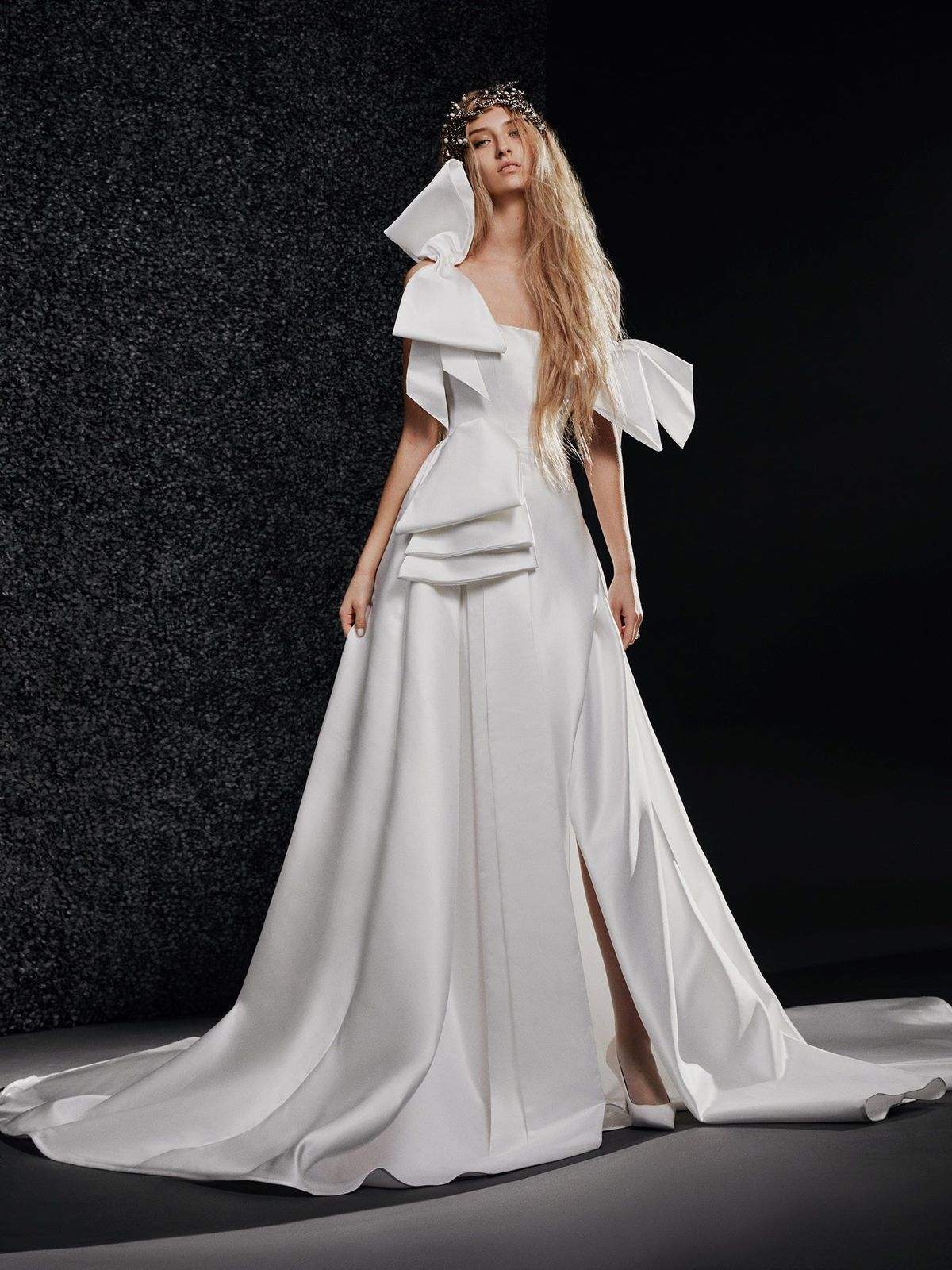 Verawang Laura — Ivory