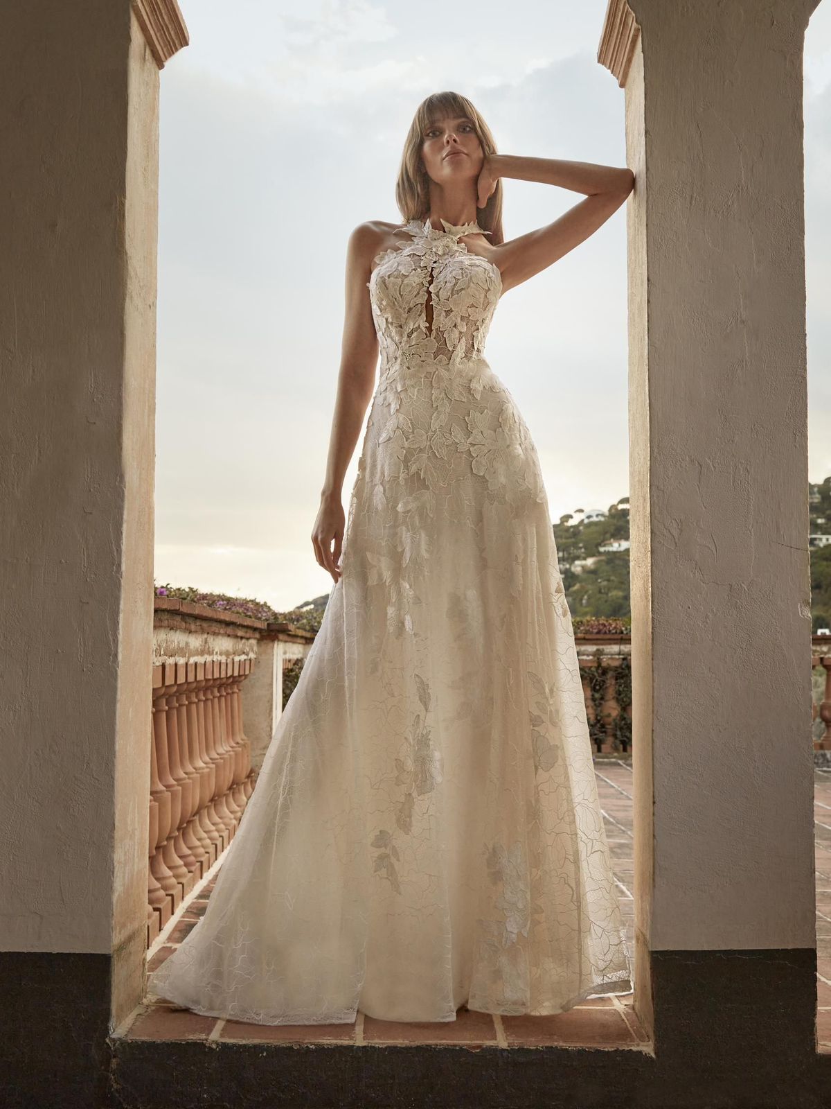 Nicole Milano María Sofia — Ivory