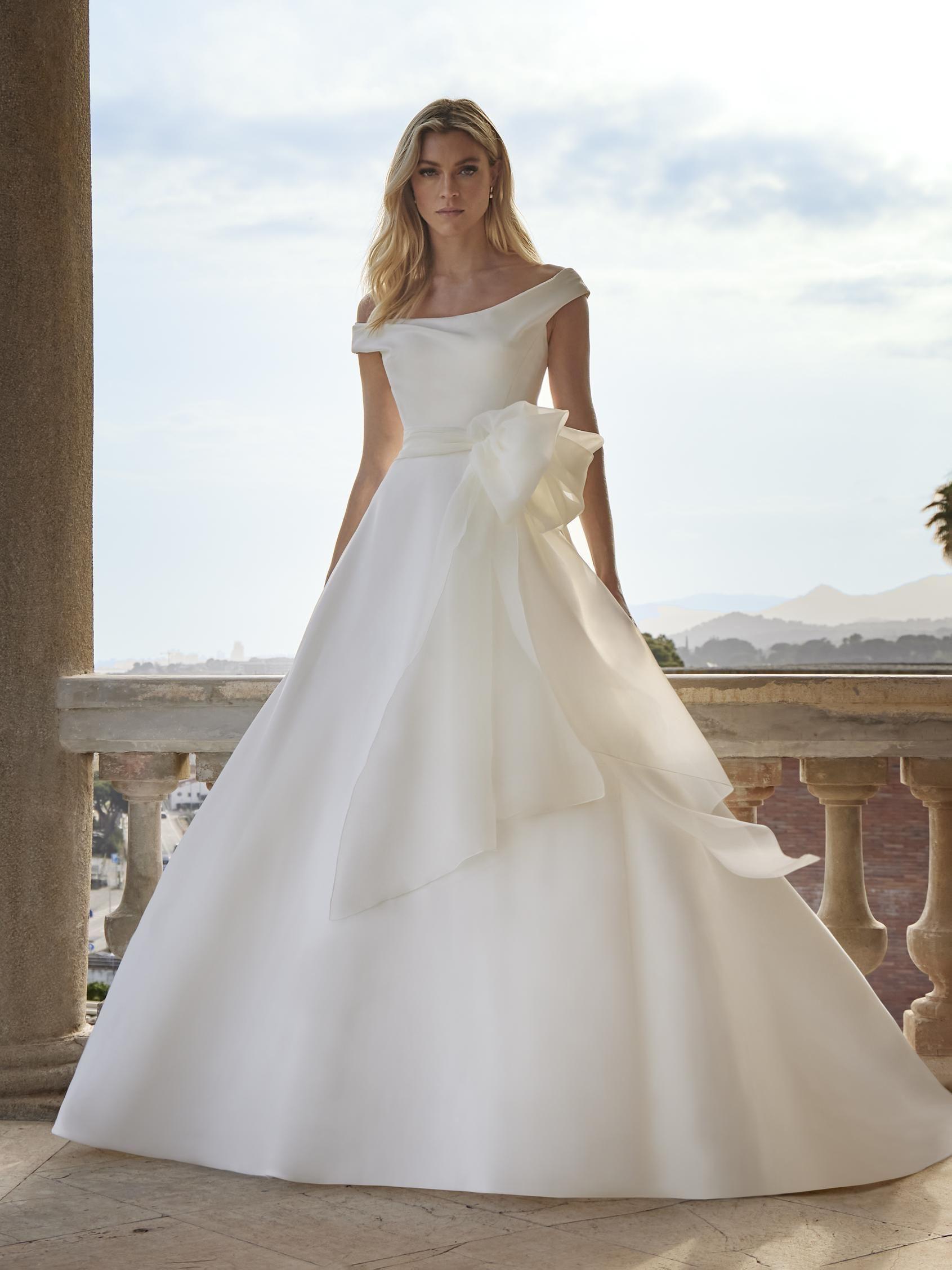 Pronovias Bruna — Ivory