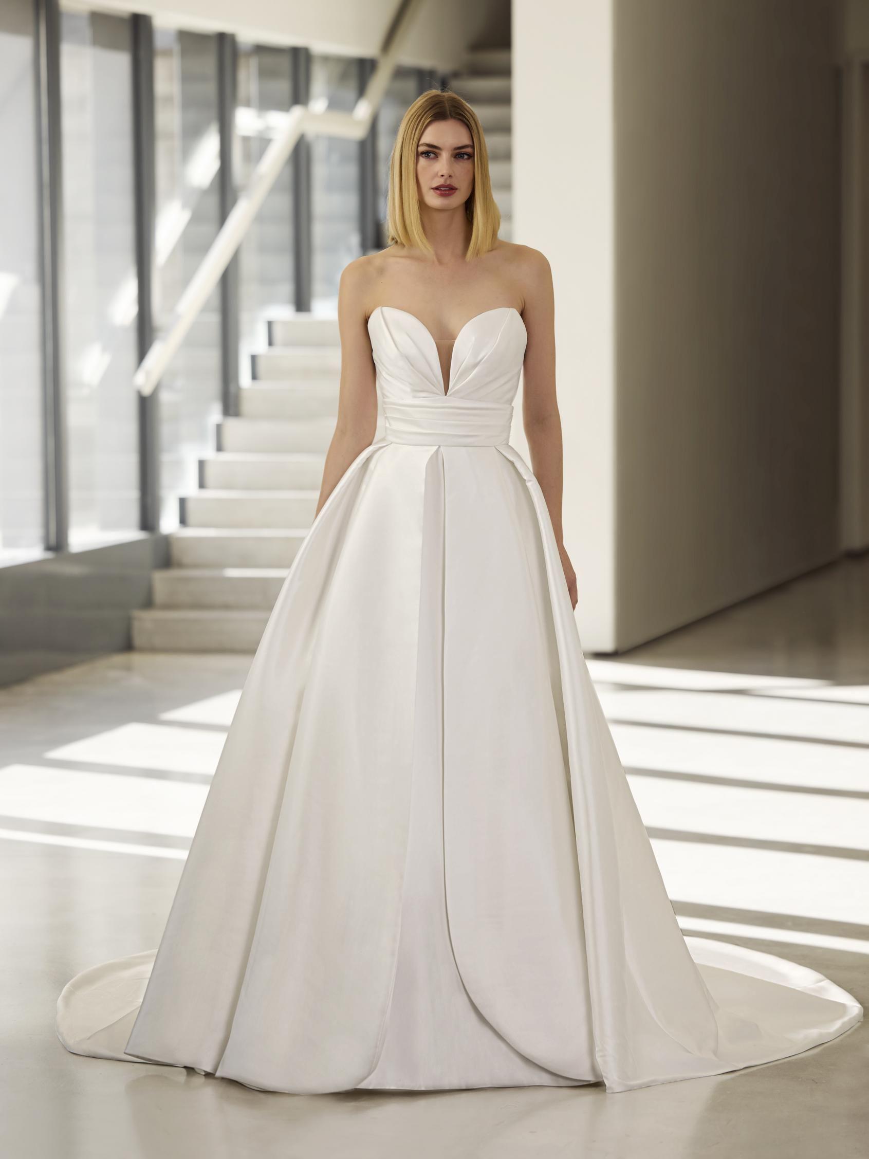 Pronovias Fatima — Ivory