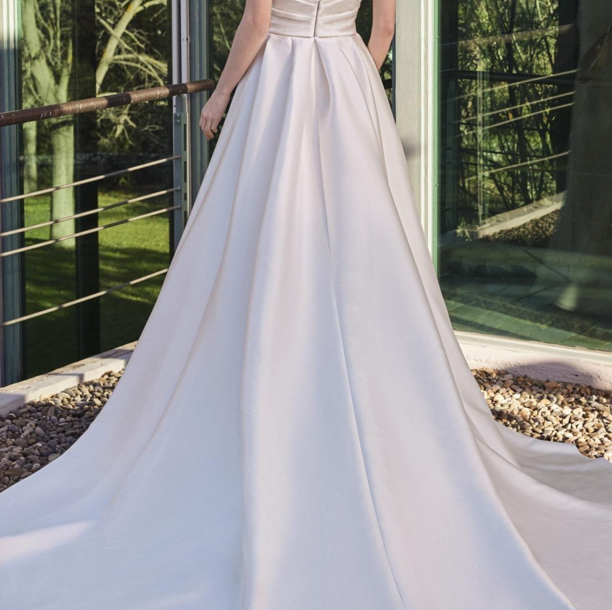 Pronovias Vanesa — Ivory