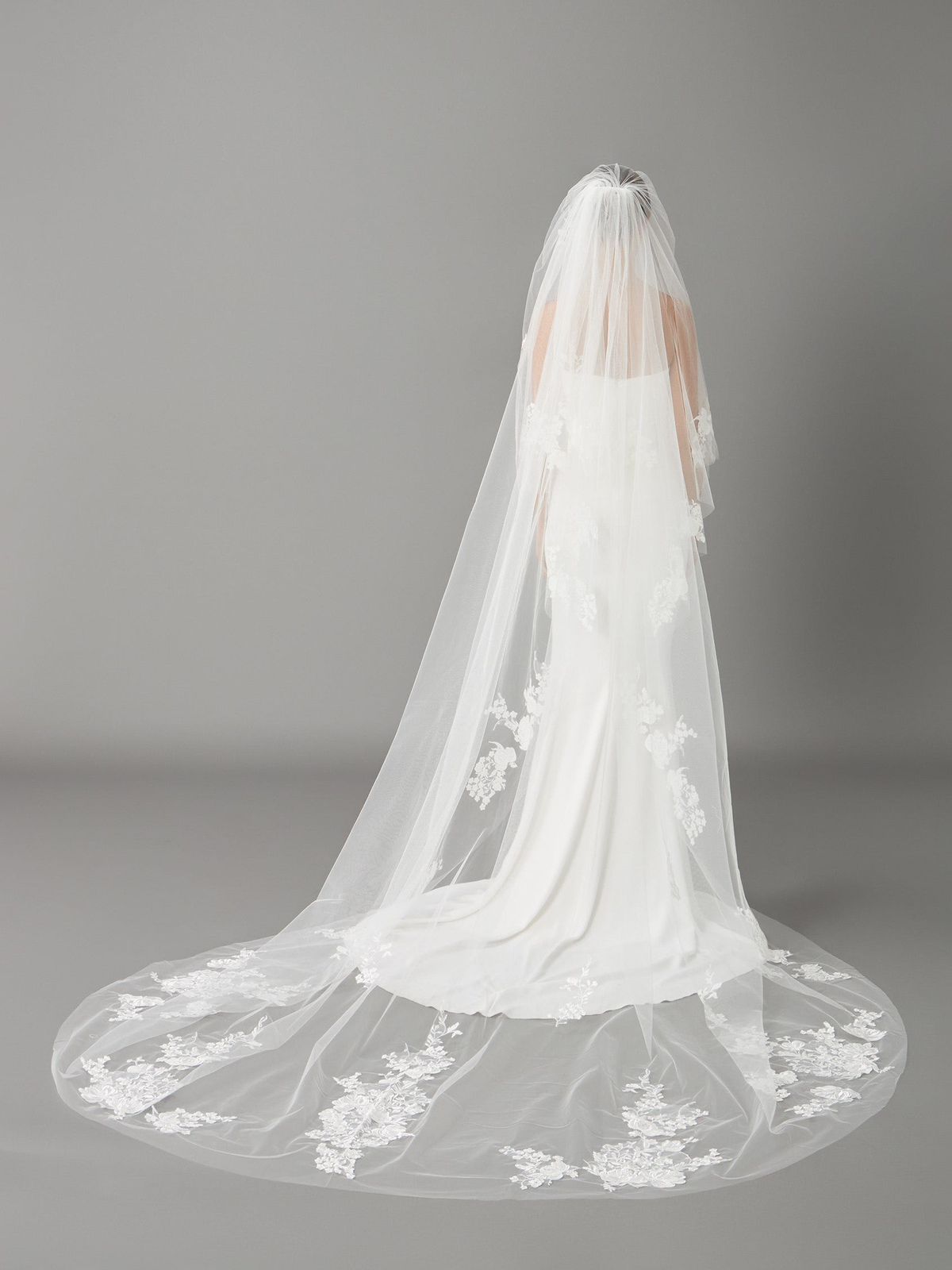 Pronovias Monica — Ivory